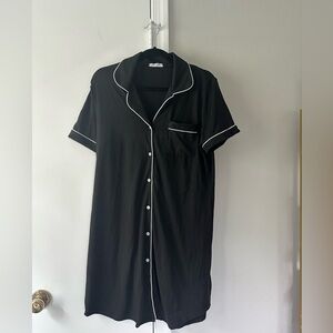 Ekouaer Black Contrast Piping Short Sleeve Nightshirt 🤍🖤 Size S